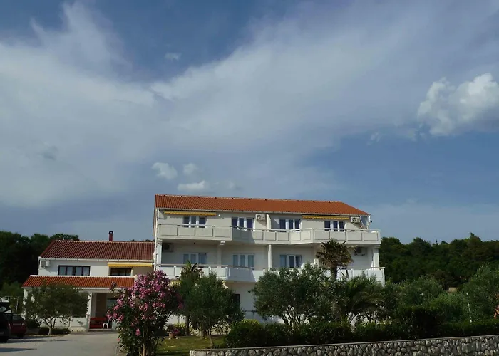 Apartments Donadic Ii, Caska