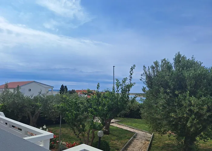 Apartments Donadic Ii, Caska