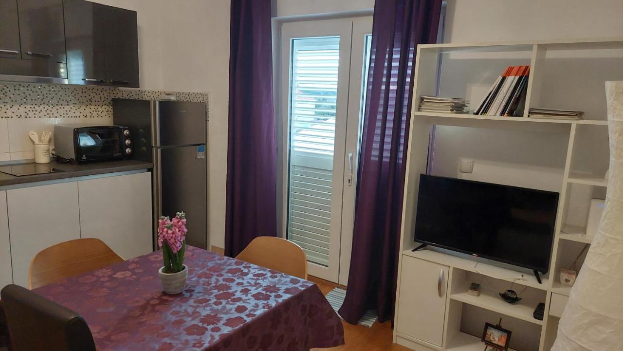 Donadic Ii, Caska Apartment Novalja