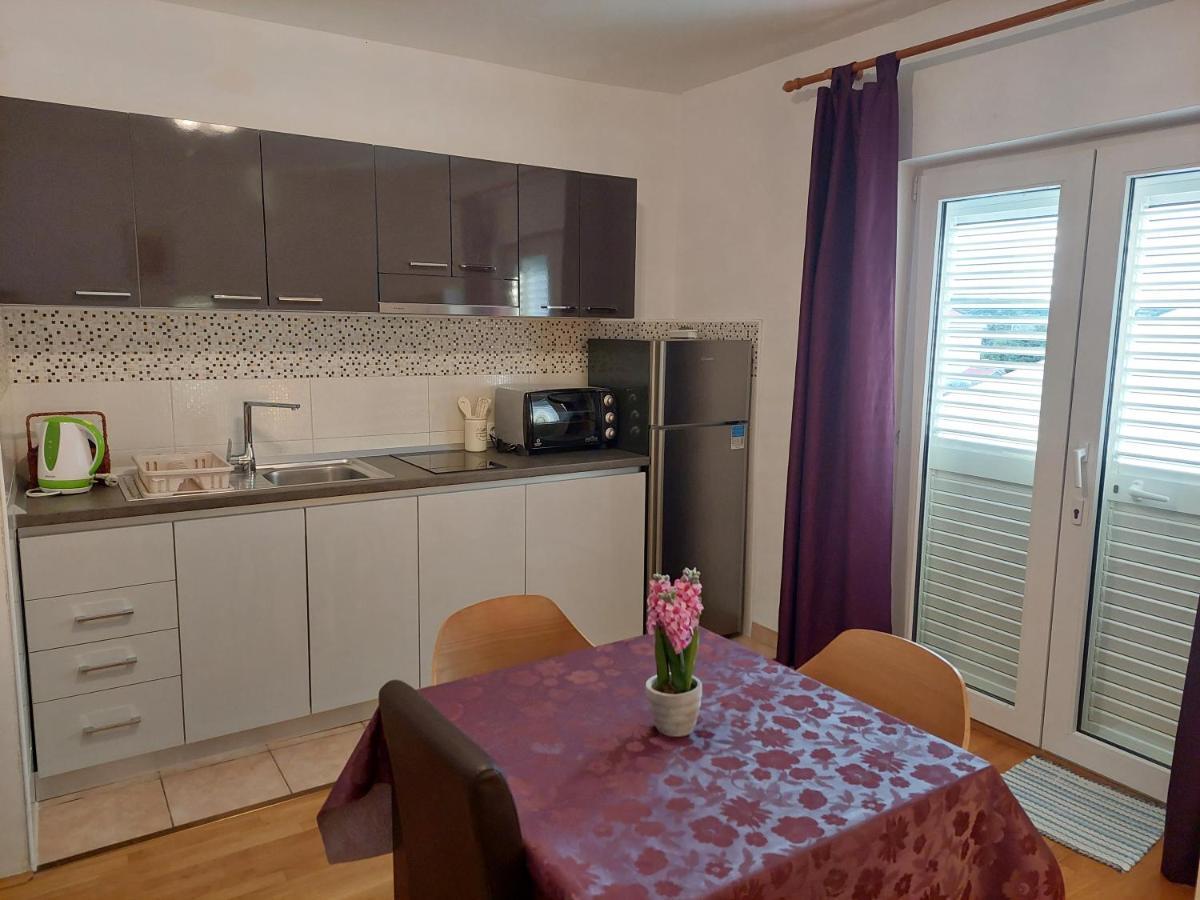 Donadic Ii, Caska Apartman *